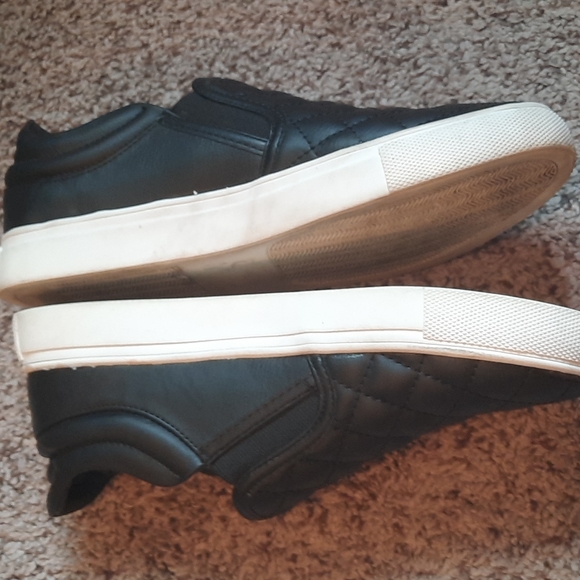 Size 8 Steve Madden black quilted skate shoes - Picture 7 of 7